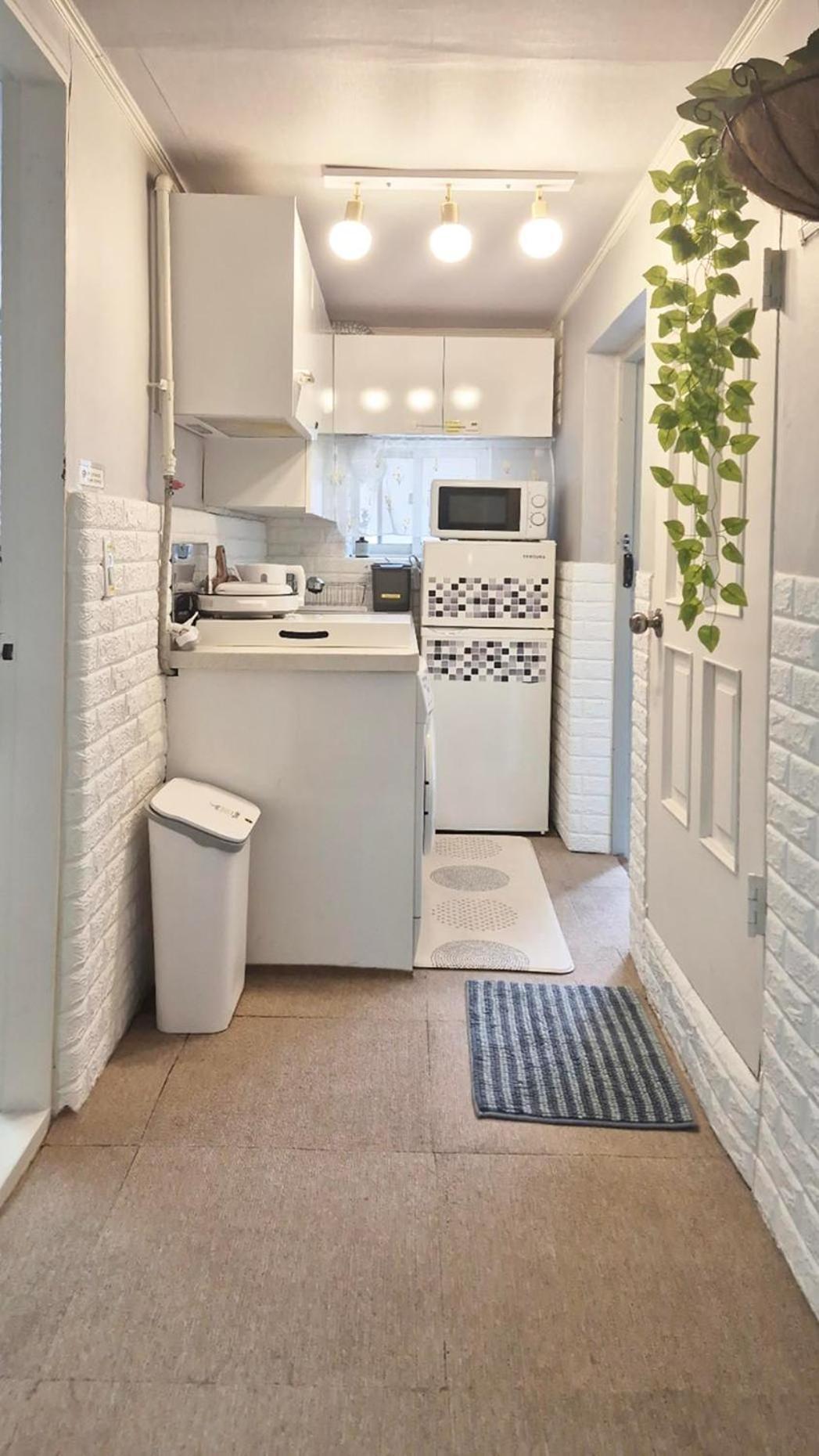 Apartment 홍대 인근 이대역 # E202 *